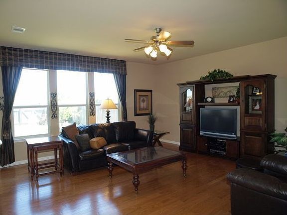 2nd image of 3257 Winding Shore Ln