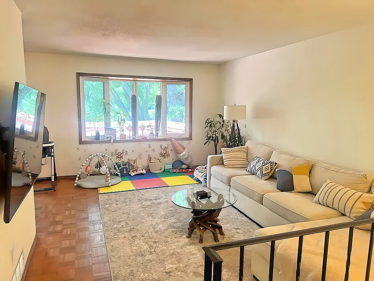 7351 France Ave N — Photo 3