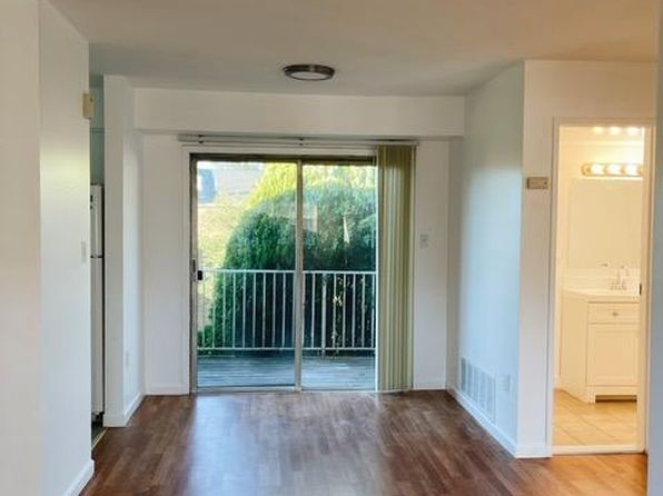 49 Gardenview Ter #16