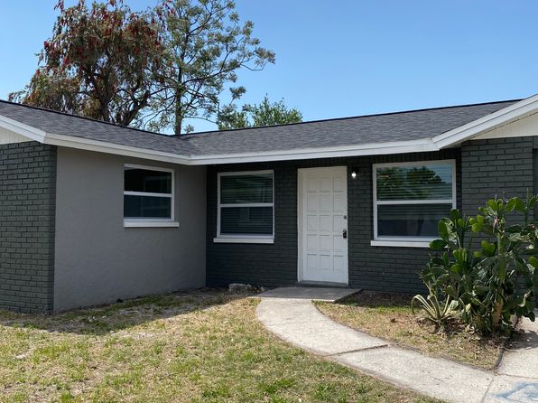 8717 Spanish Moss Dr
