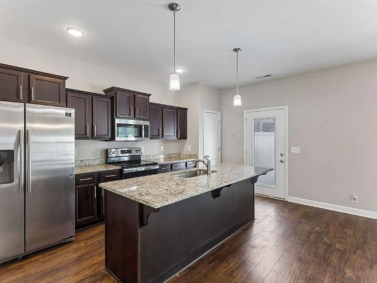 248 Rowlette Cir — Photo 8