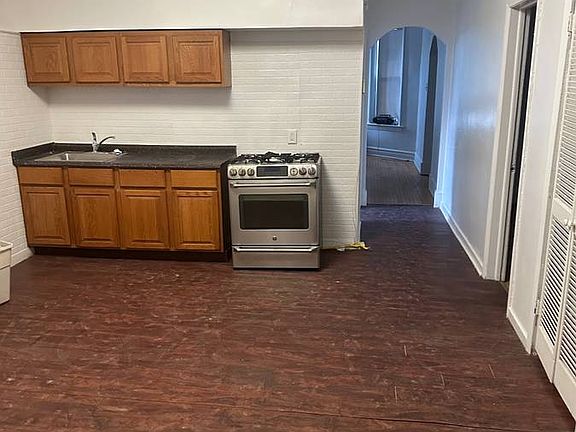 3rd image of 2141 S Karlov Ave #1F