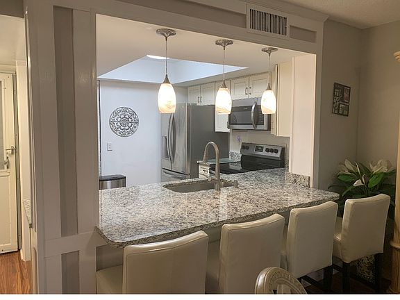 4th image of 2621 Cove Cay Dr Unit 402