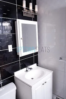 Rented by Uptown Flats LLC | media 21
