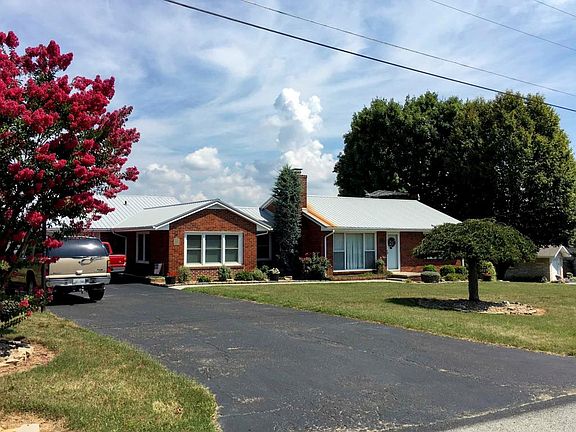 2nd image of 1277 Lakeview Dr