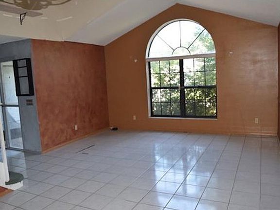 2nd image of 5682 Breckenridge Cir