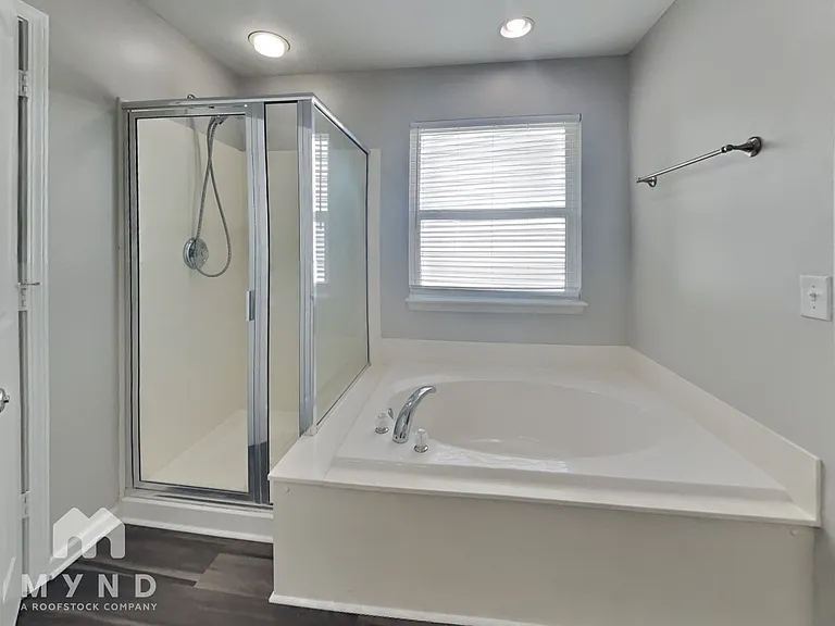 8042 Loveridge Dr — Photo 17