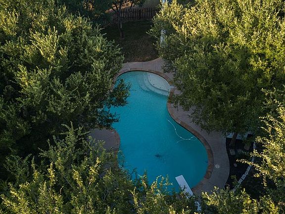 5th image of 277 Buchanan Dr