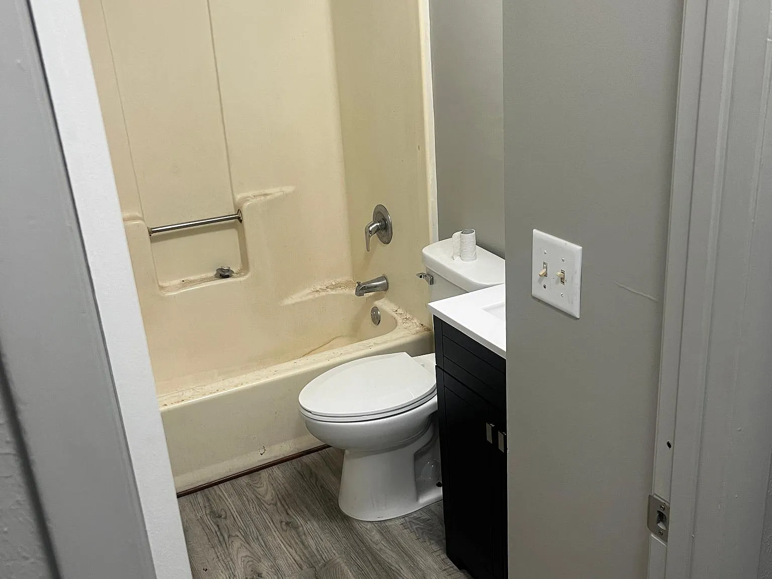 2 bed, 700 sqft, $975 — Photo 2