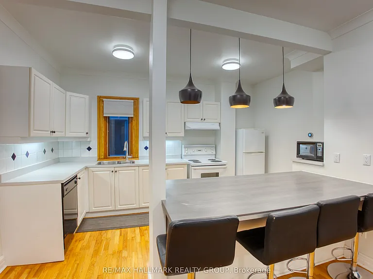 1-272 Royal Ave #1 — Photo 6