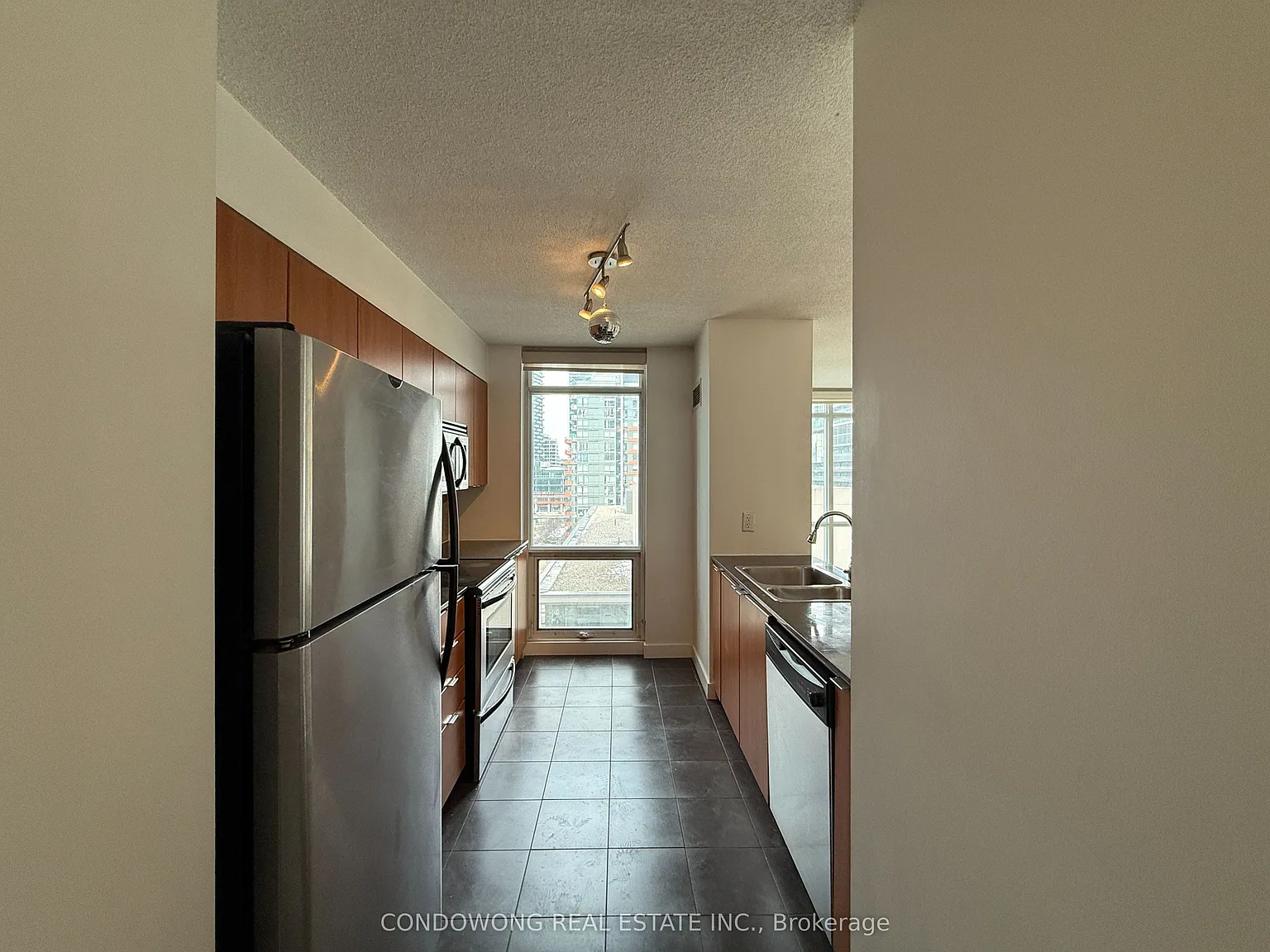 2 bed, $2,500 — Photo 3