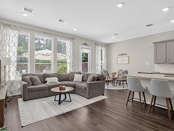4th image of 206 Moon Dance Ct