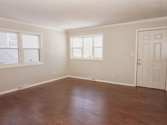 2nd image of 3007 Ezra Ave