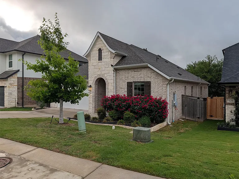 125 Whistling Willow Dr — Photo 3