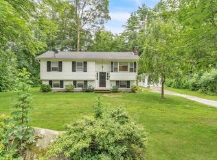 8 North Dr, Sturbridge, MA 01518