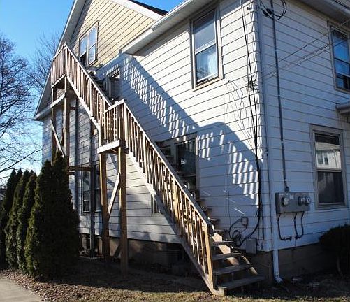 4th image of 37 3rd St