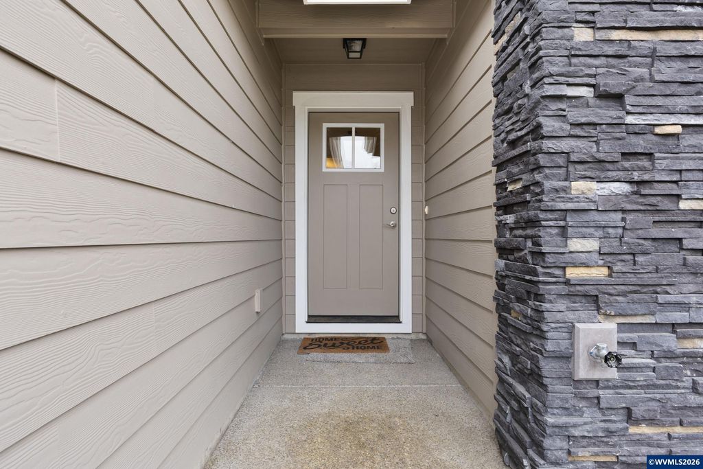 2045 SE Academy St, Dallas, OR - View 3