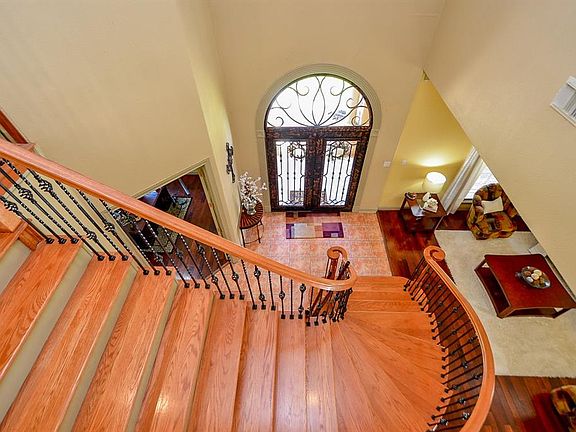 5th image of 9423 Churchlake Cir