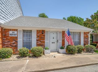 937 Roaring Springs Rd, Fort Worth, TX 76114