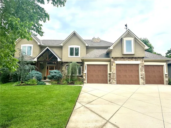 4521 NE Hideaway Hill Cir, Lees Summit, MO 64064
