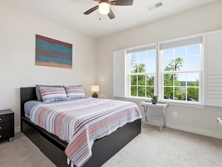 4915 Crest View Dr — Photo 30