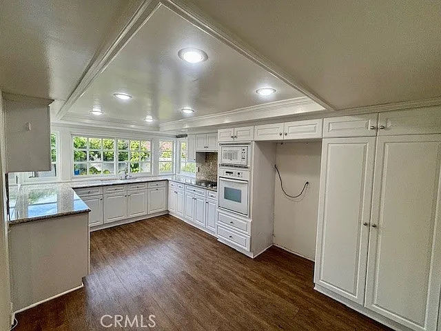 3571 Carnation Cir — Photo 4