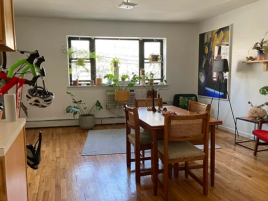 Rented by Capri Jet Realty Corp | media 23