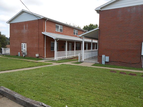 2nd image of 566 Worthington Dr APT 1