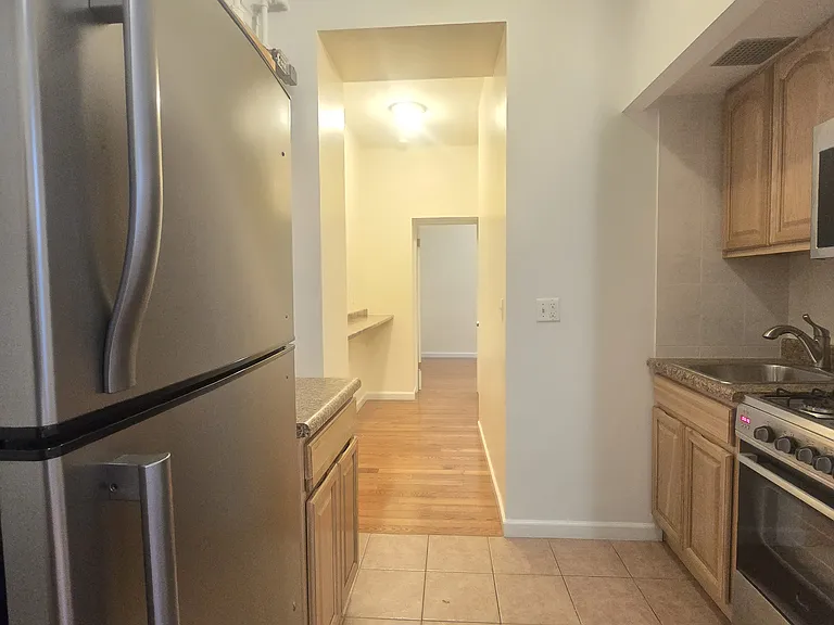 517 W 111th St #5L — Photo 2