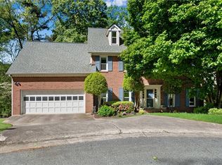 8985 Ridgestone Ct, Roswell, GA 30076