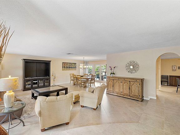 5th image of 5411 NE 33rd Avenue