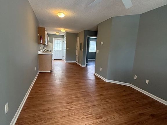 2nd image of 2006 Tower Pl APT R