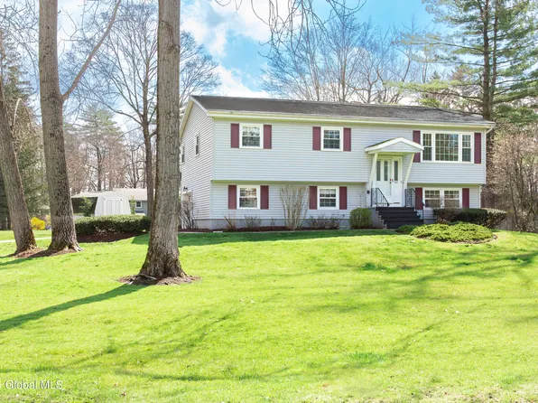 4368 Buckingham Drive, Schenectady, NY 12304