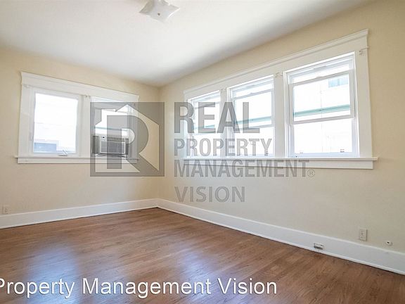 5th image of 620 S Louise St #5776858
