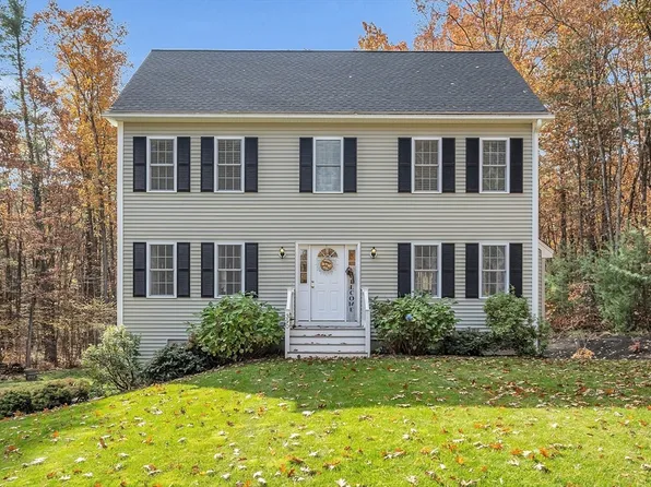 390 Page St, Lunenburg, MA 01462