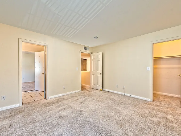 8217 Diamond Star Ct — Photo 13