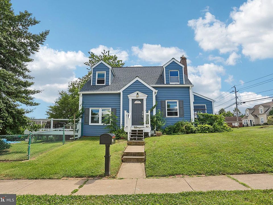 1st image of 130 Hayden Ave