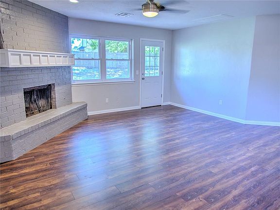 5th image of 1004 S English Dr