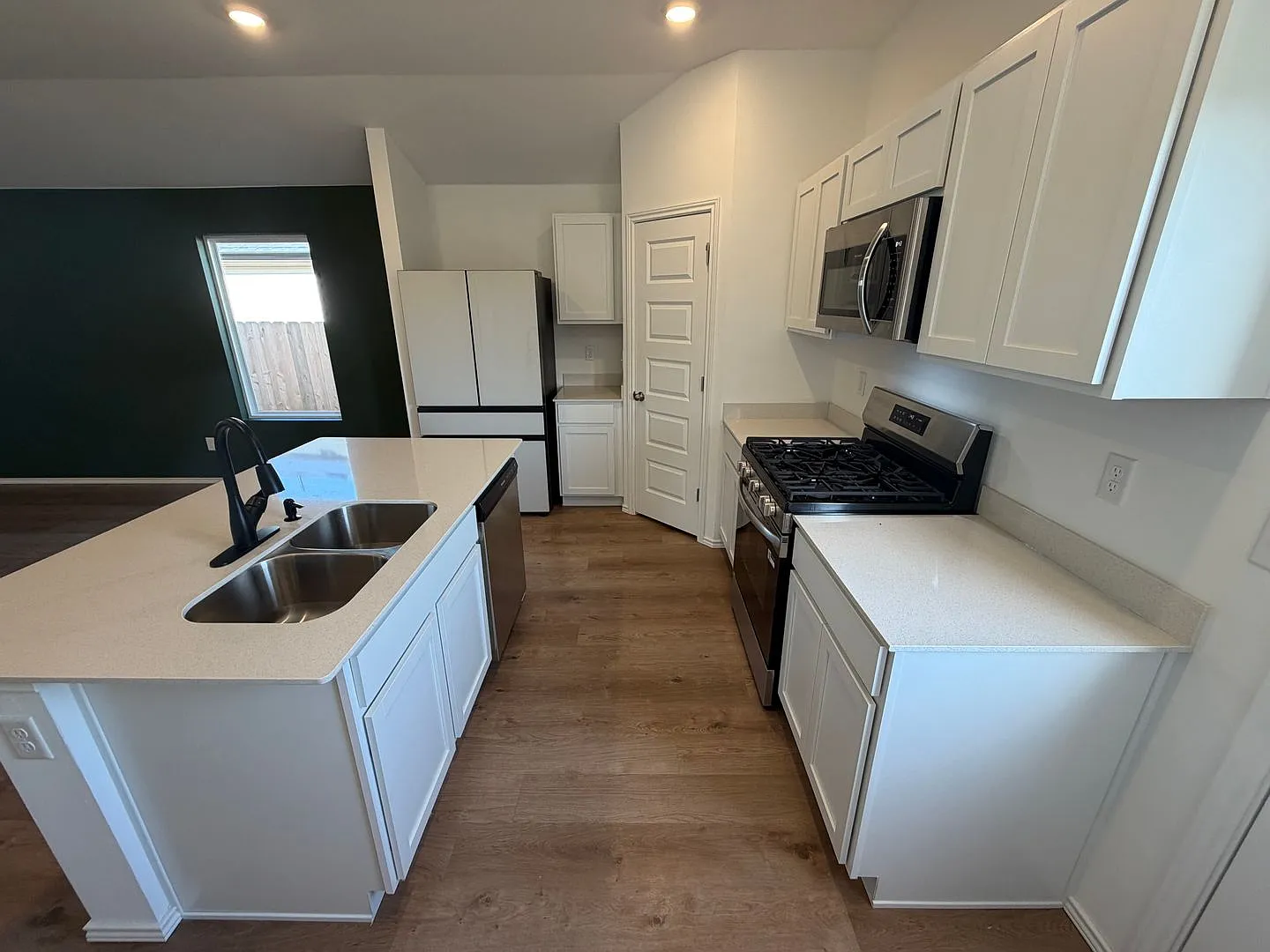 Beautiful 3 Bed 2 bath in N. OKC — Photo 4