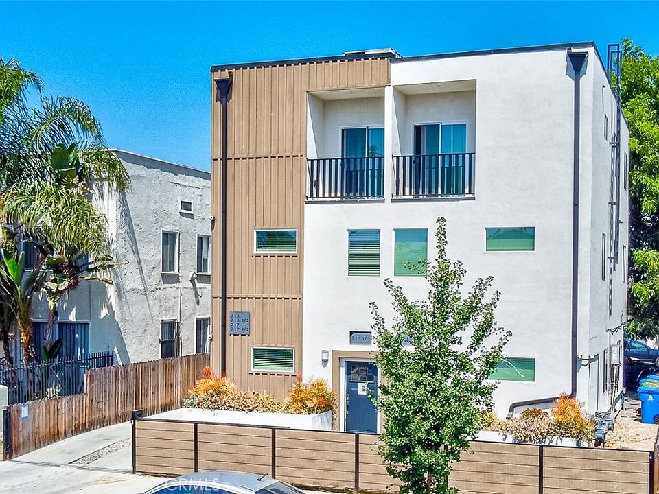 1st image of 715 W 47th St