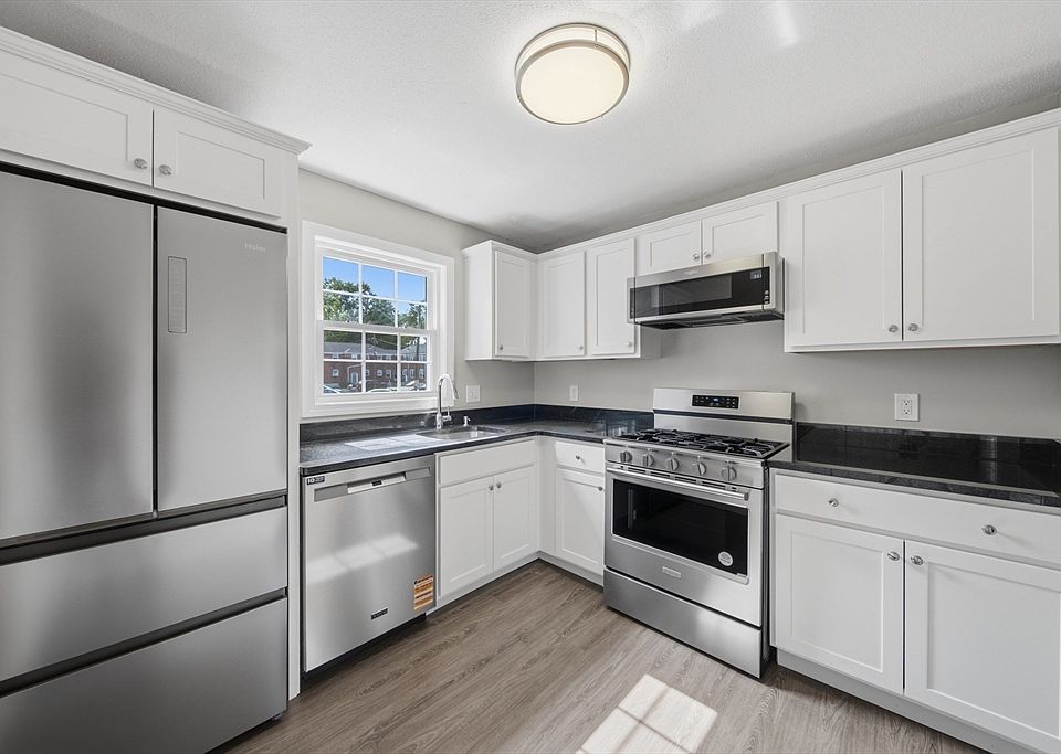 1st image of 1582 Memorial Ave APT 1B