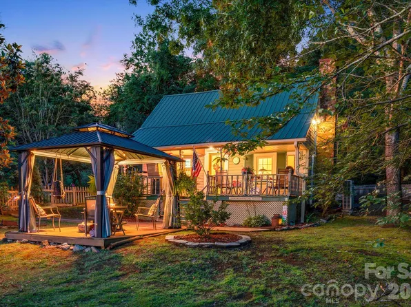 242 Whitney Blvd, Lake Lure, NC 28746