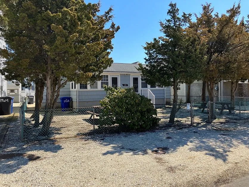 1920 Baltimore Ave — Photo 3
