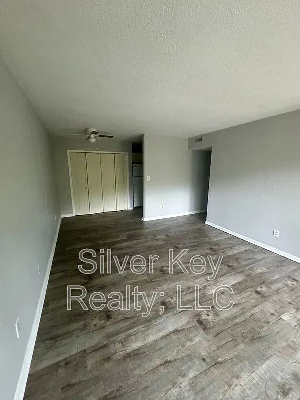 2 bed, 1.0 bath, 900 sqft, $895 — Photo 3