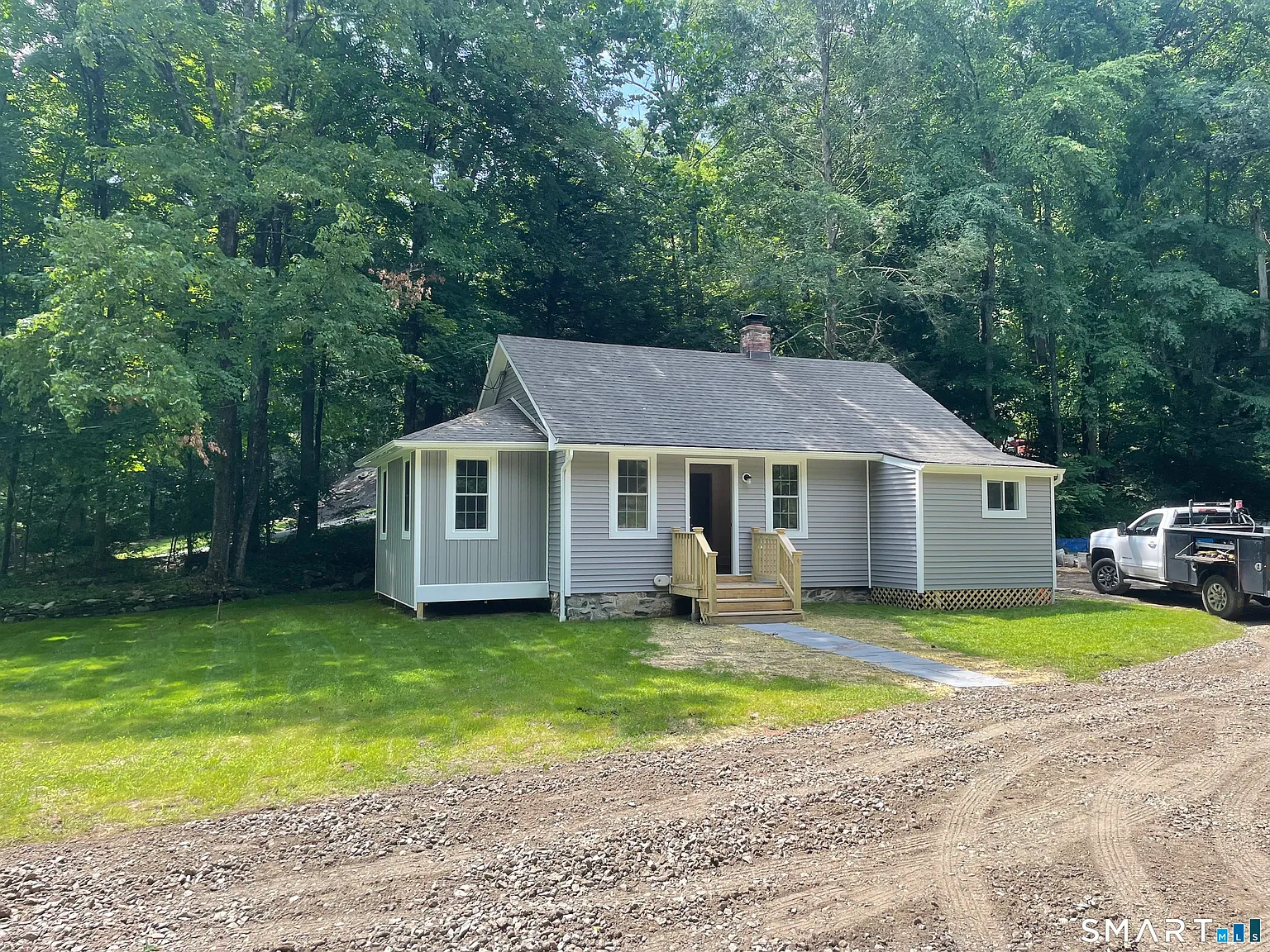 3 bed, 1.0 bath, 802 sqft, $3,150 — Photo 2