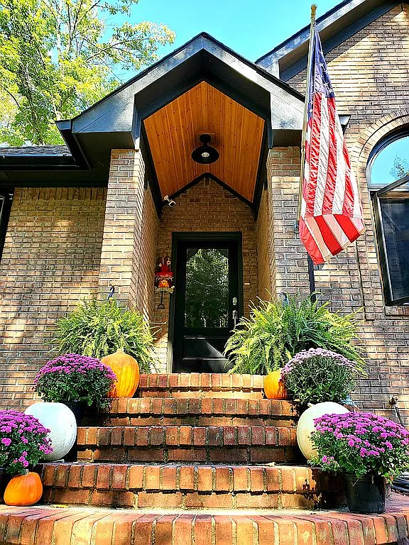 3000 Country Club Ct photo 1