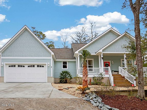 3rd image of 2706 Sea Vista Drive SW
