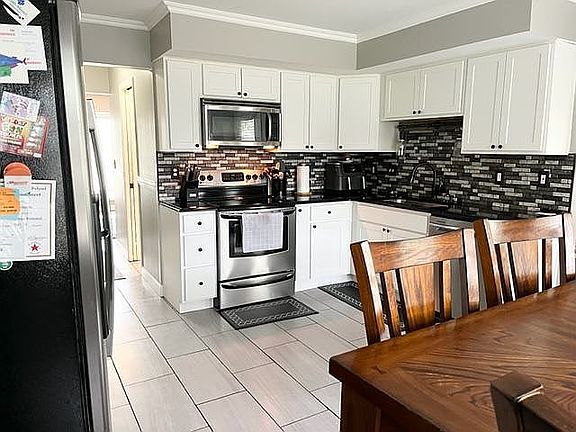 2nd image of 2101 Rosewood Ct