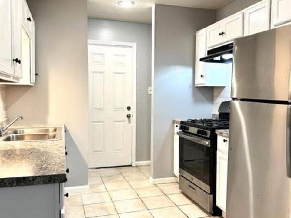 1st image of 6918 Hirsch Rd #6916