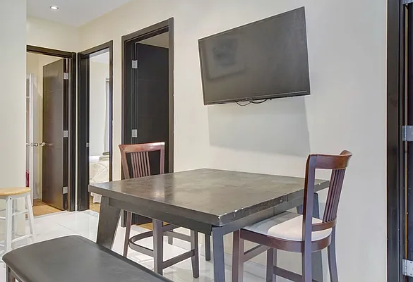 Rented by R New York | media 11